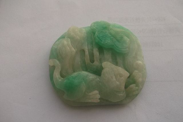 解鎖翡翠把件盤(pán)玩秘訣 從黯淡到溫潤(rùn)，掌握這些要點(diǎn)即可